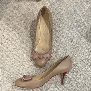 Christian Louboutin Beige & Pink Bow Leather Heels